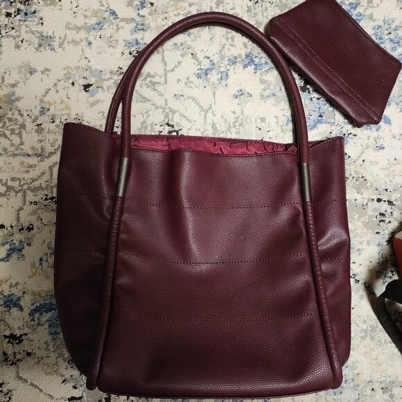 Tote and pouch set - Picture 1 of 9